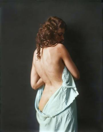Billie Dove — Ziegfeld Girls — colorized