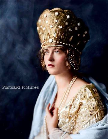 Marion Davies — Ziegfeld Girls — colorized