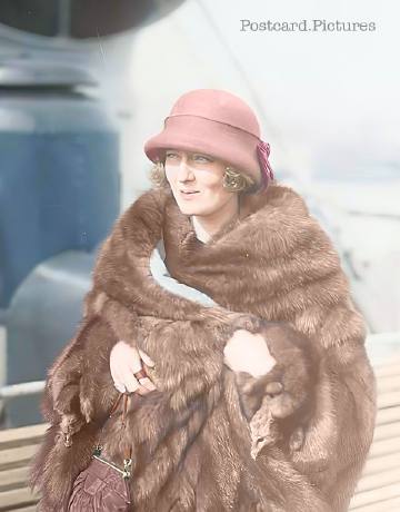 Peggy Hopkins Joyce — Ziegfeld Girls — colorized